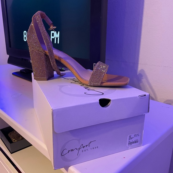 Sparkly gold/rose gold heels - Picture 1 of 1